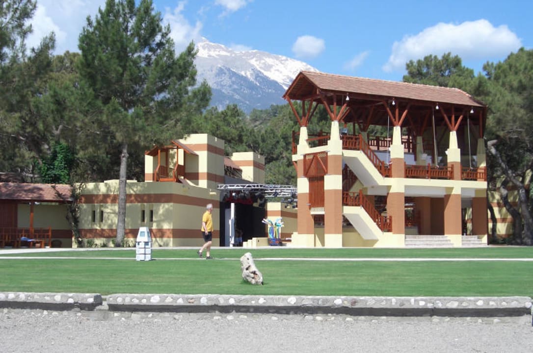 Theater 2 ROBINSON ÇAMYUVA