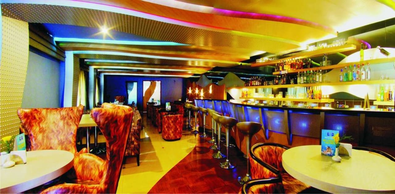 Bar Hotel Maurya Rajadhani