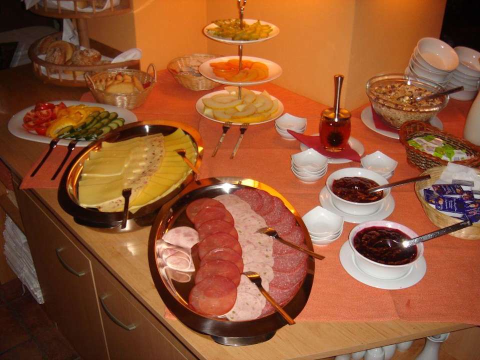 Teil des Buffets Hotel & Pension NOlift