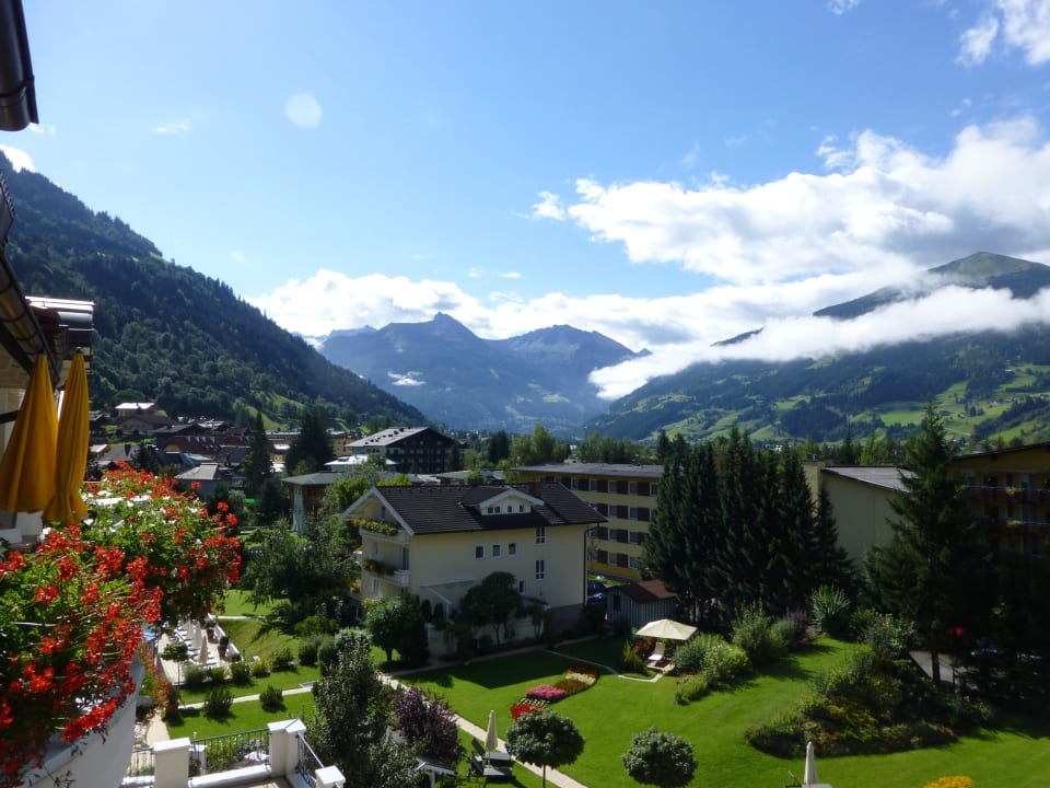 Blick vom Balskon Richtung Bad Gastein Hotel Bismarck