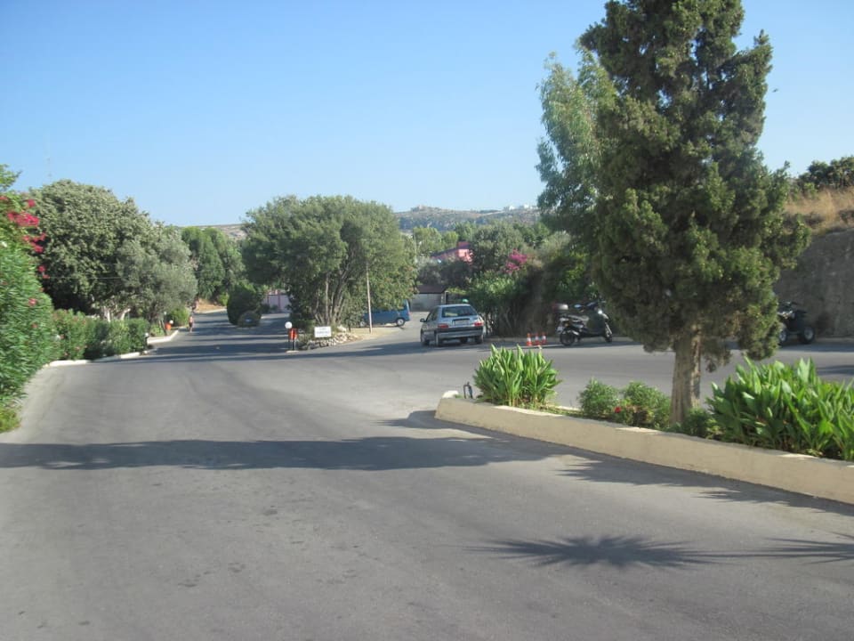 Blick vom Hoteleingang. Hotel Kalithea Sun & Sky