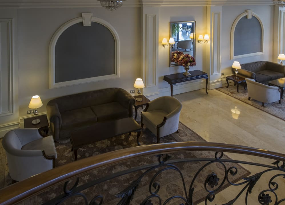 Lobby Isfanbul Holiday Home & Suites