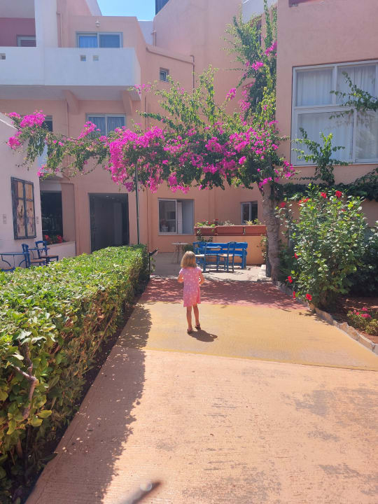 Gartenanlage Anissa Beach & Village