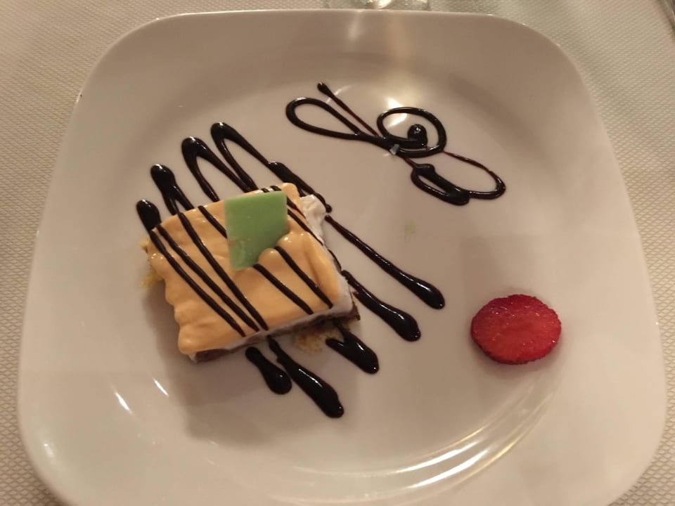 Dessert beim Italiener  Premier Le Reve Hotel & Spa