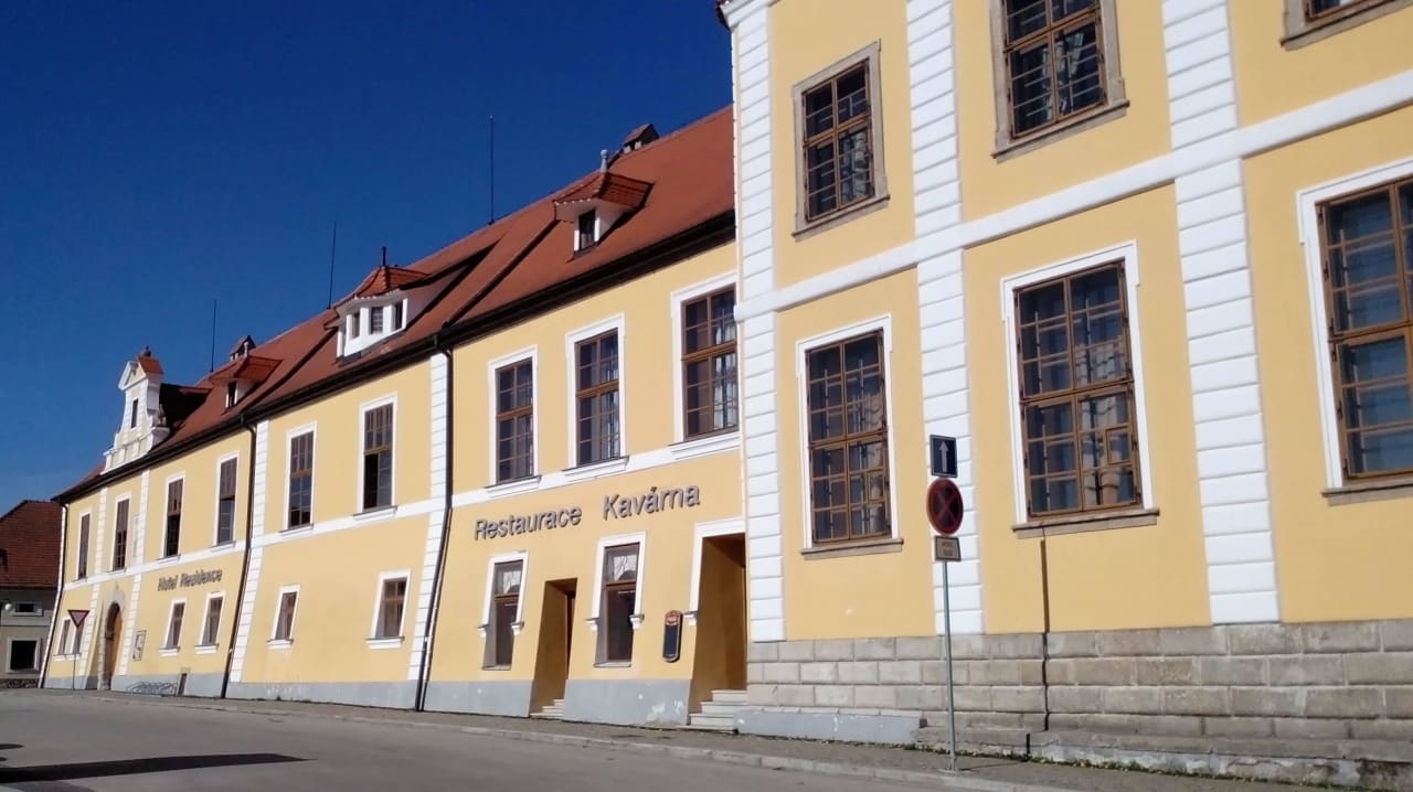 Front Wellness Hotel Rezidence