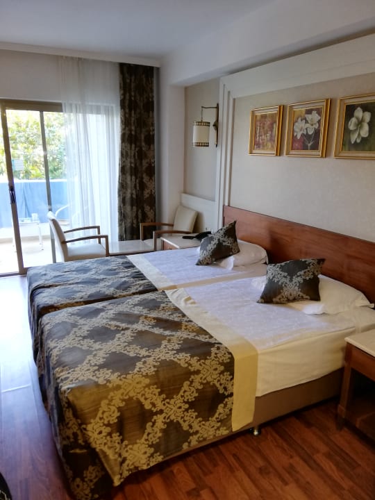 Zimmer Alba Queen Hotel