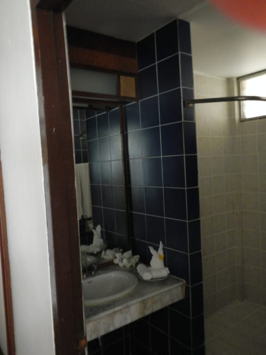 Bad Hotel Coral Island Resort