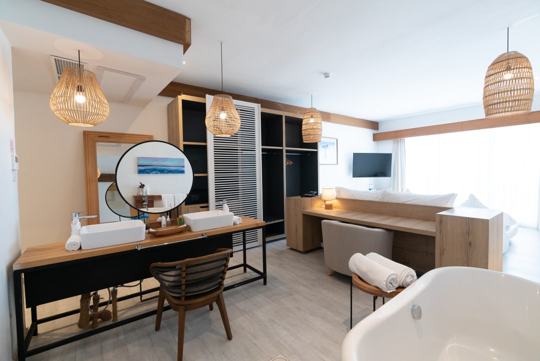 Zimmer Le Mersenne Zanzibar, Autograph Collection