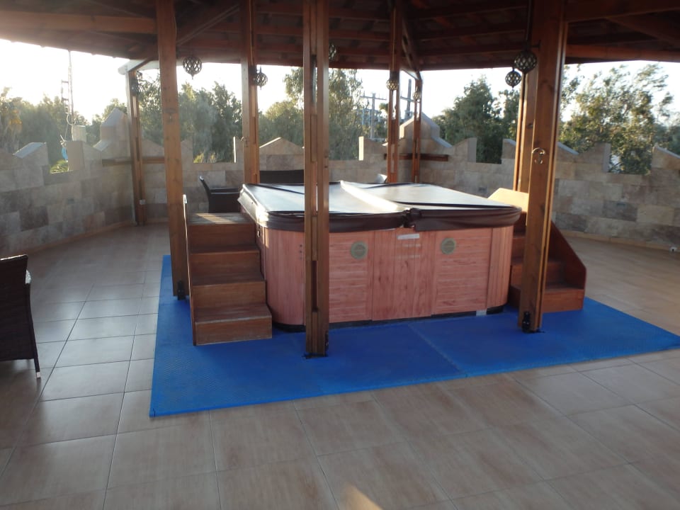 Whirlpool Gaia Garden Hotel