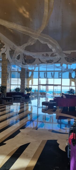 Lobby Azura Deluxe Resort & Spa Hotel