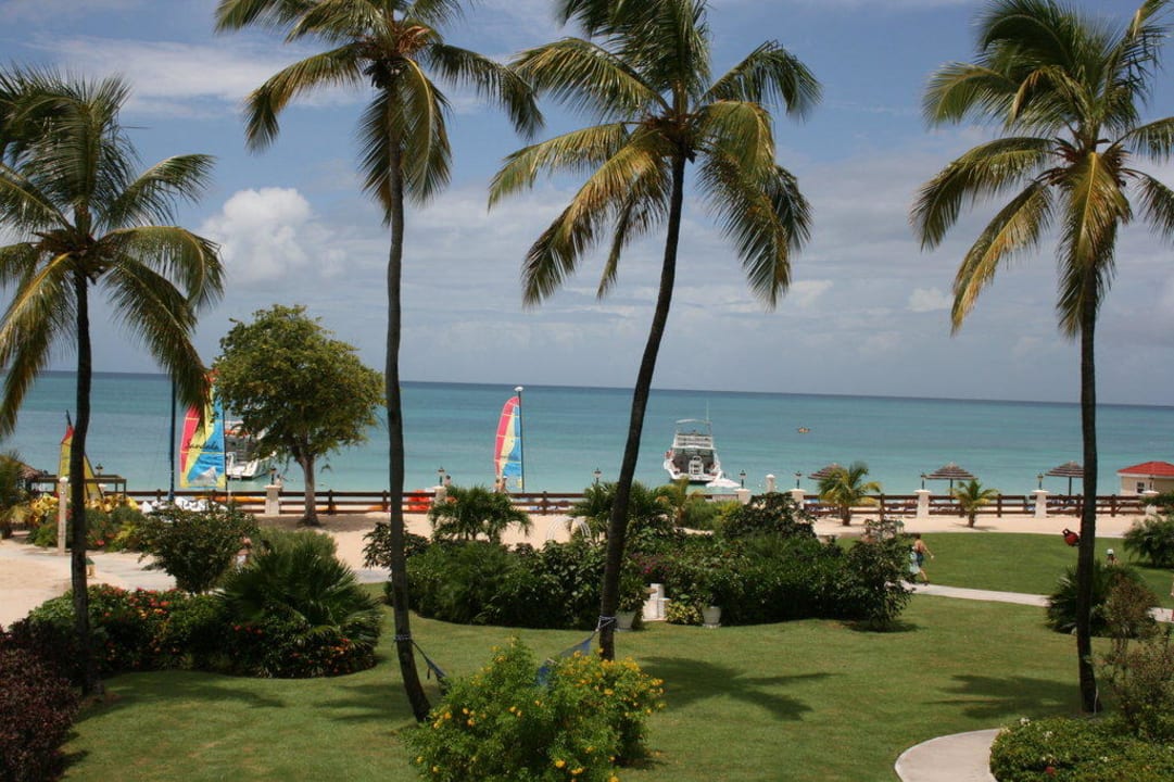 Aussenanlage Sandals Grande Antigua