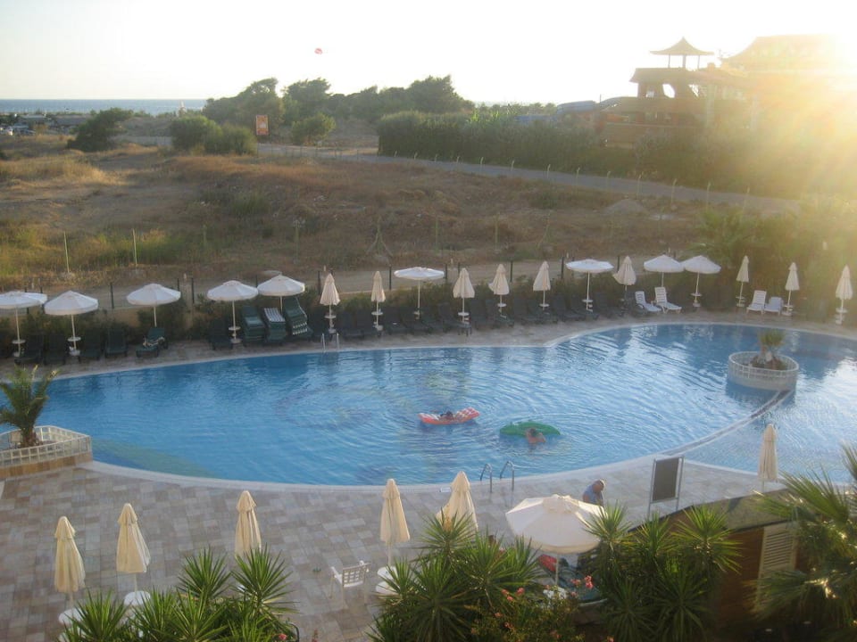 Die Sicht aus unserem Fenster  Calimera Hane Garden
