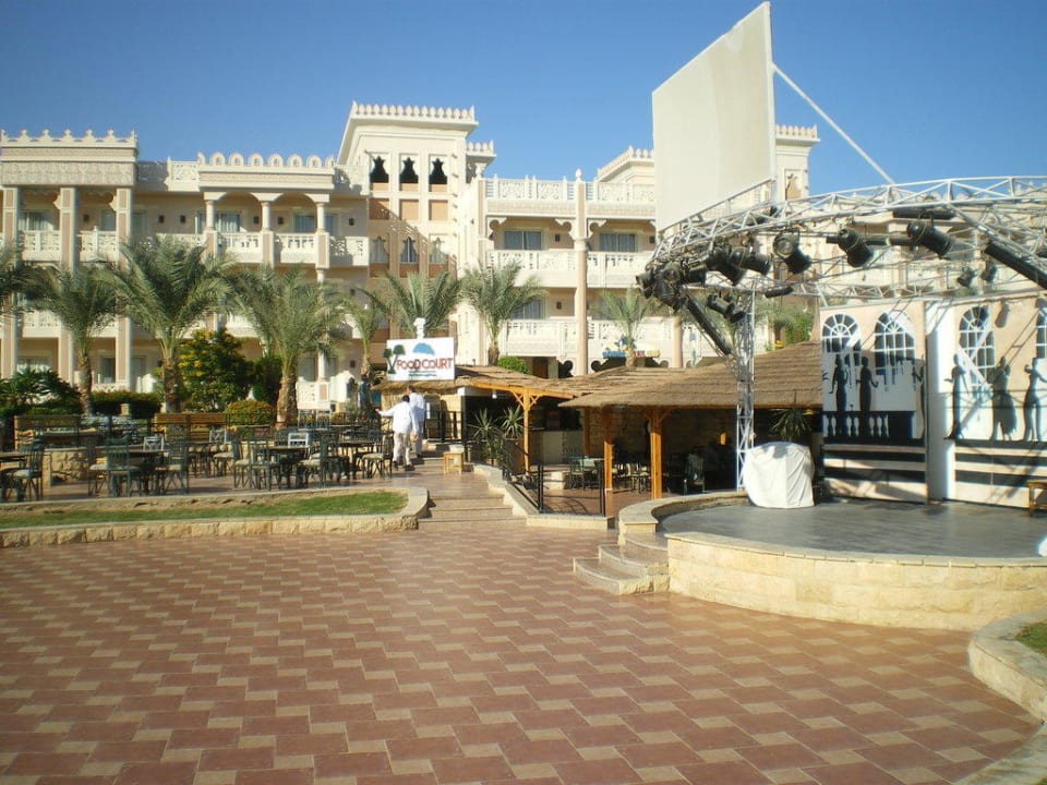 Footcourt an der Poolbar, Theater Pickalbatros Palace Resort