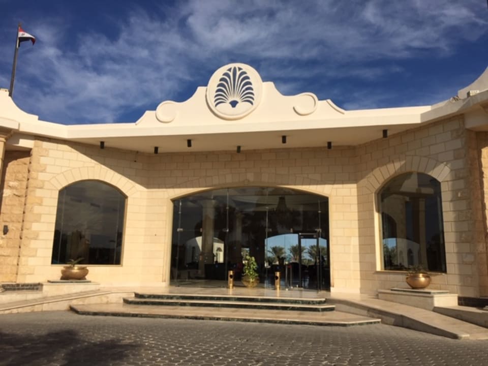 Lobby Brayka Bay Resort