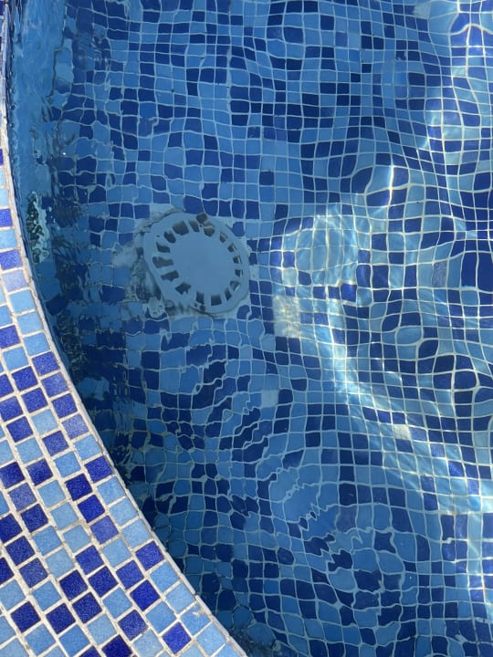 Pool Iberostar Waves Bellevue