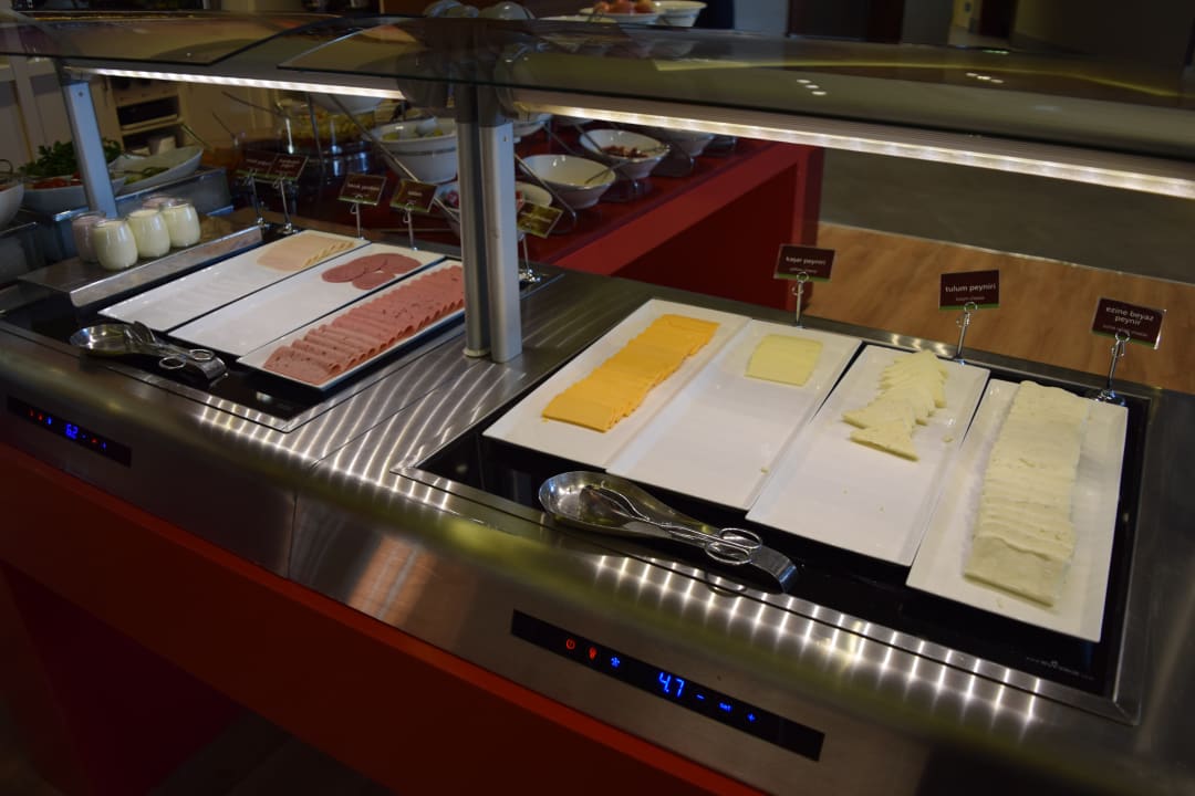 Frühstück in Buffet-Form (Teilansicht) Hampton By Hilton Bursa