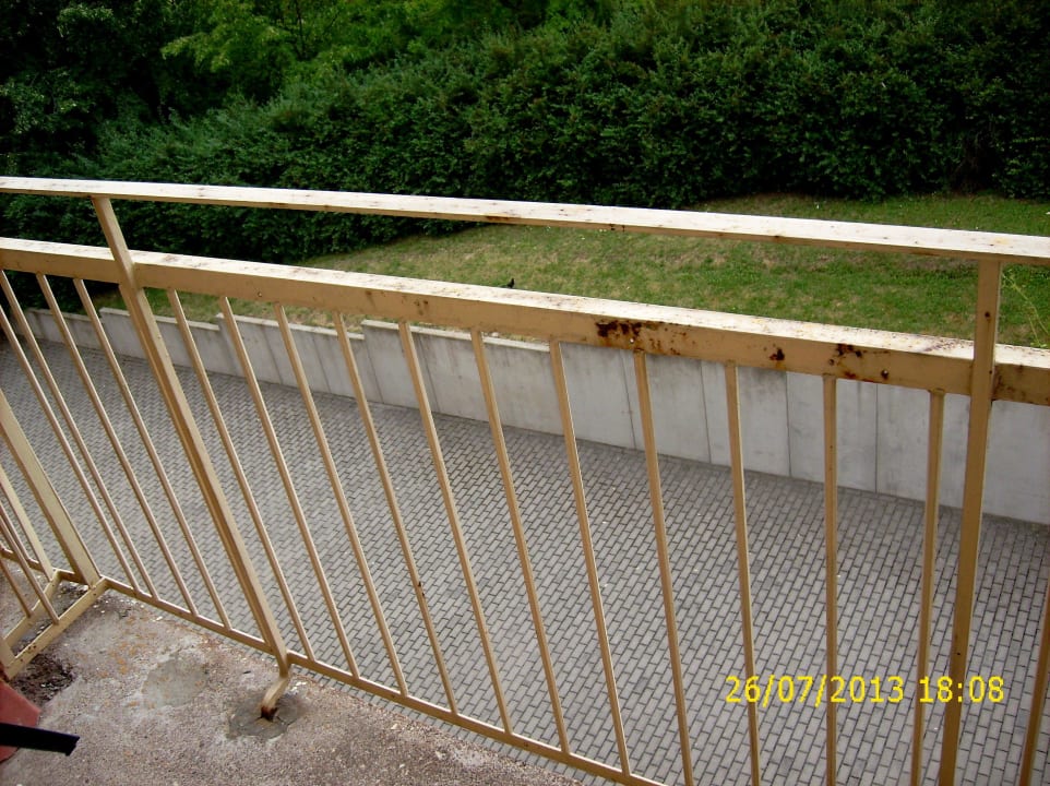 Balkongeländer  (rostig) Soibelmanns Hotel Weimar