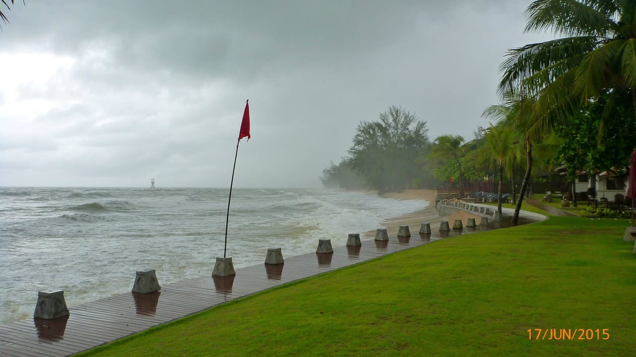 Aufgewühltes Meer Khaolak Laguna Resort
