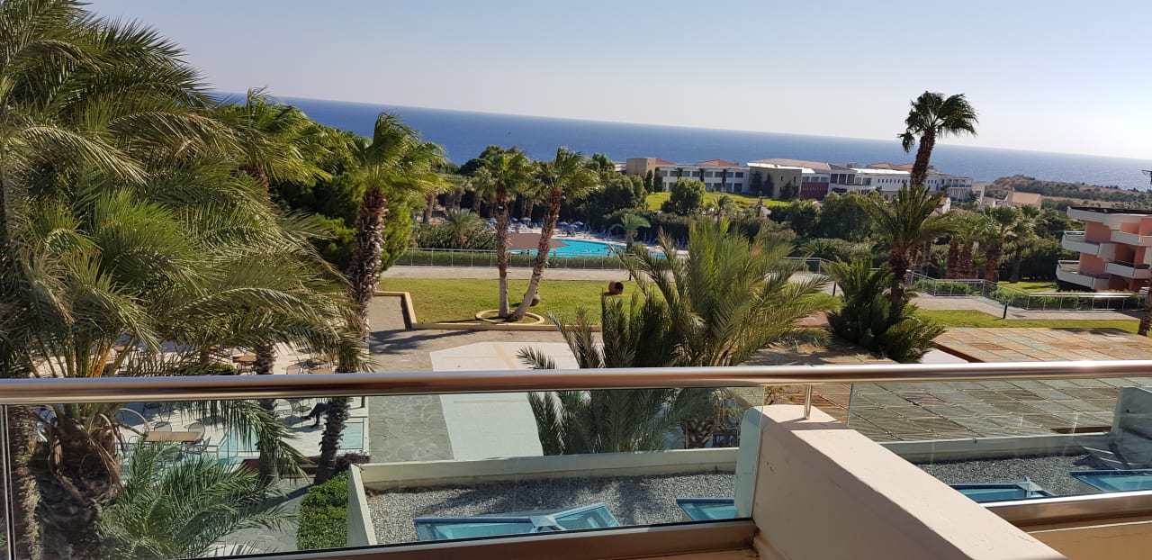 Außenansicht Kresten Palace Hotel