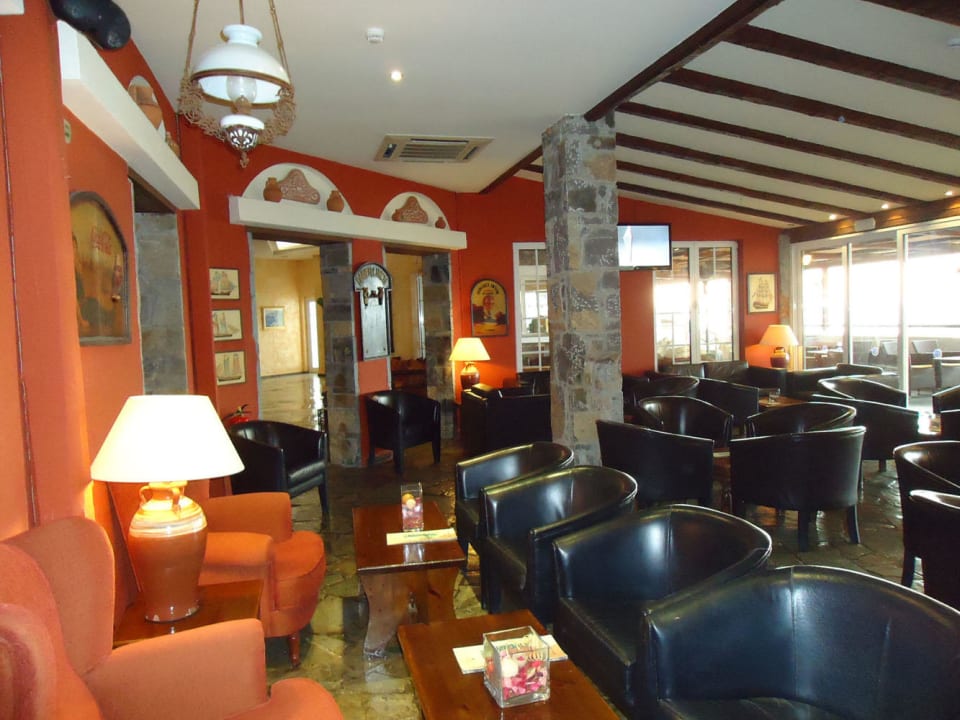 Bar Alexander Beach Hotel & Village Resort