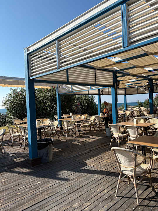 Strand Ramada Resort by Wyndham Side