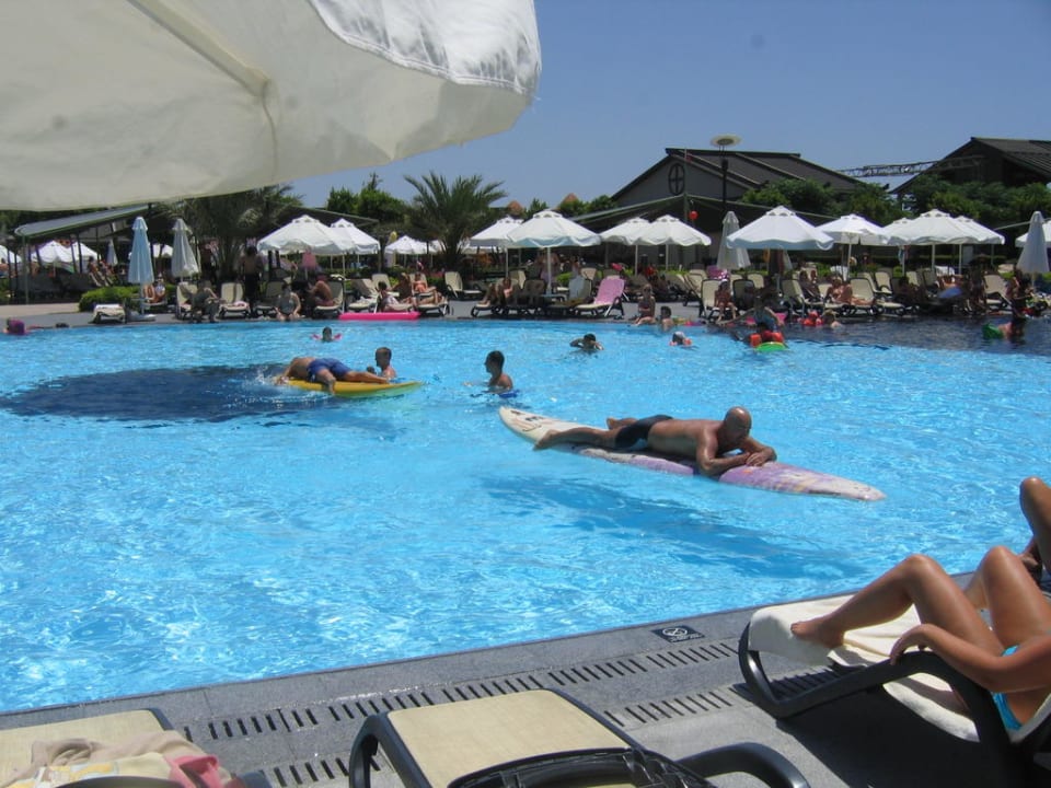 Spiel mit Gästen Limak Lara Deluxe Hotel & Resort