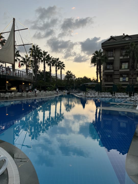 Pool Can Garden Resort