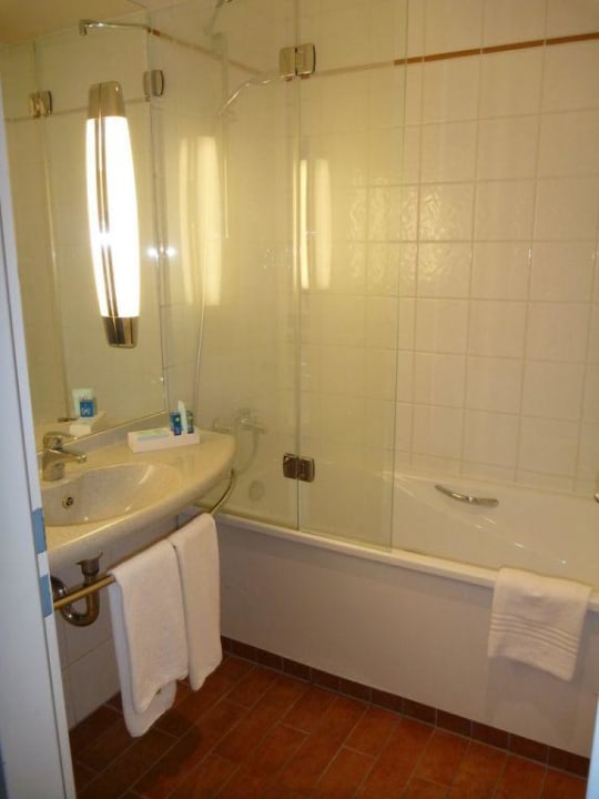 Badezimmer mit Badewanne Hotel Novotel Budapest Centrum
