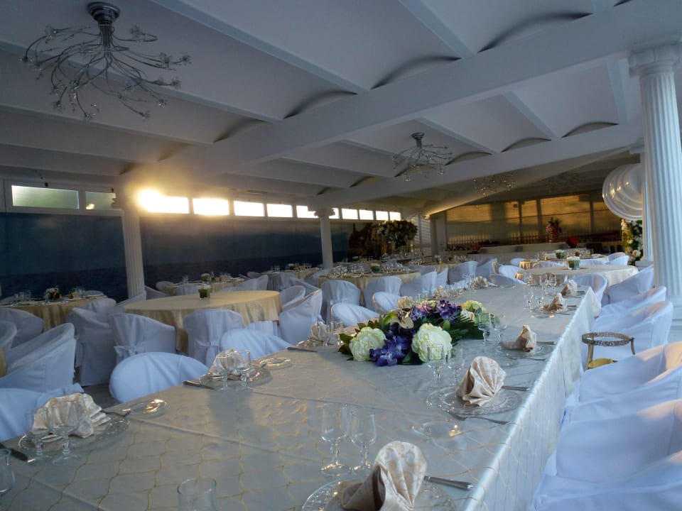 Speiseraum im oberen Gartenteil Villa Le Zagare Relais & SPA