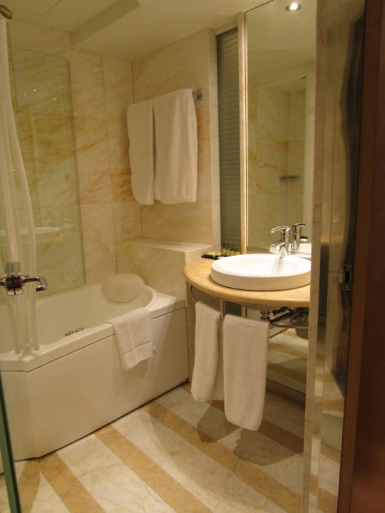 Bad Meliá Athens Hotel