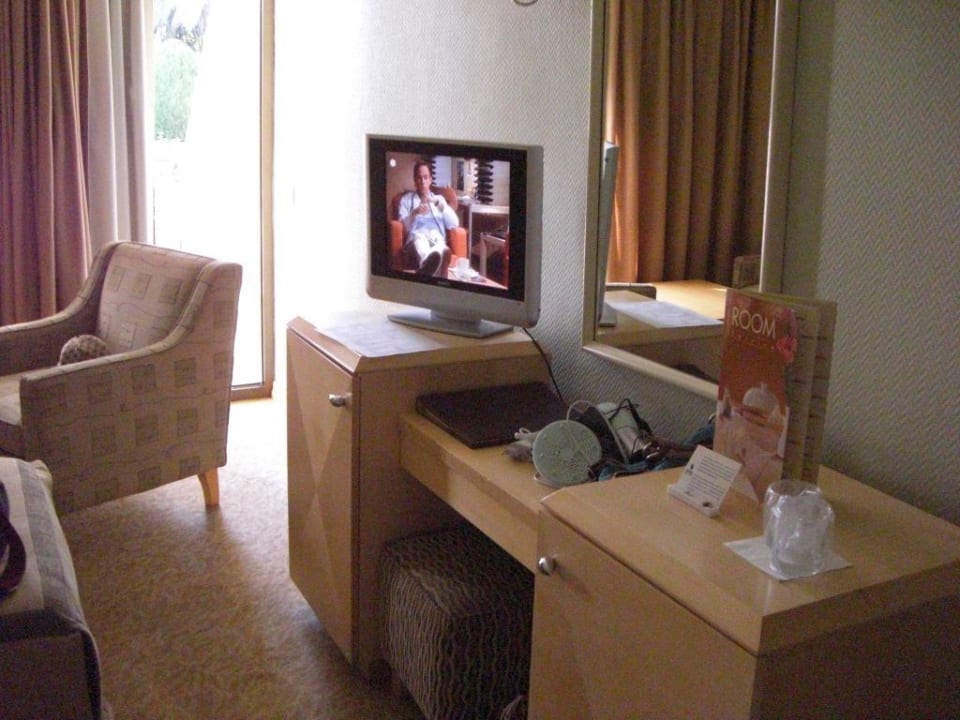 "Unrenoviertes Zimmer" Side Star Elegance