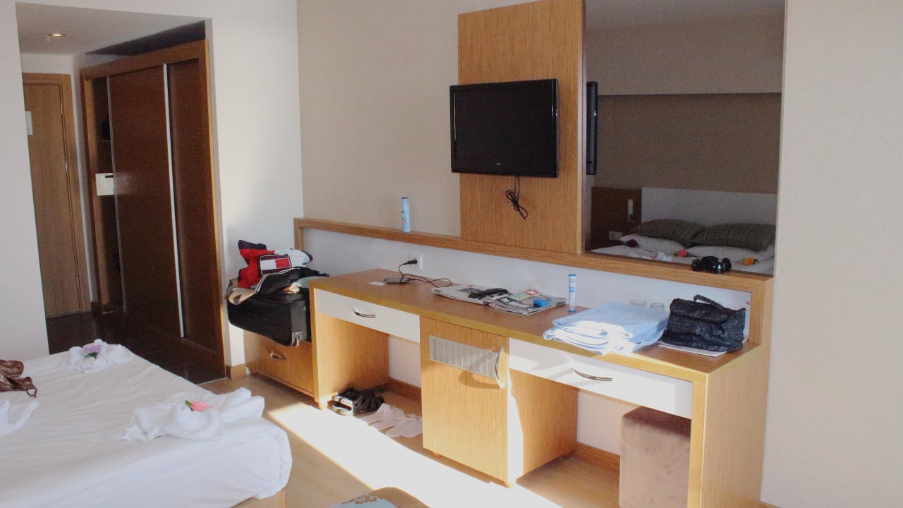 Schrank - TV - Komode Annabella Diamond Hotel & Spa