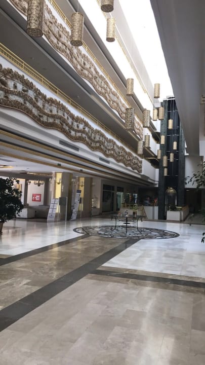 Lobby Crystal Tat Beach Pearl Collection