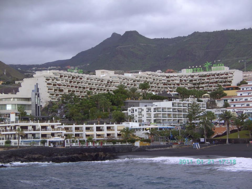 Blick auf das Hotel vom Meer aus Landmar Playa La Arena