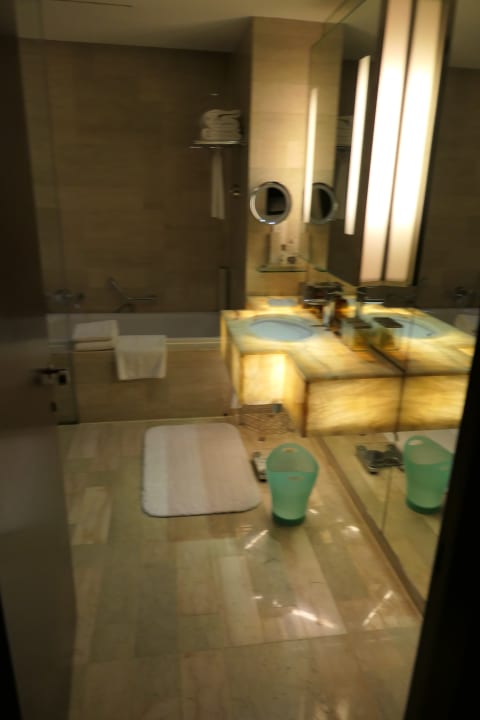 Zimmer Hotel Traders Kuala Lumpur