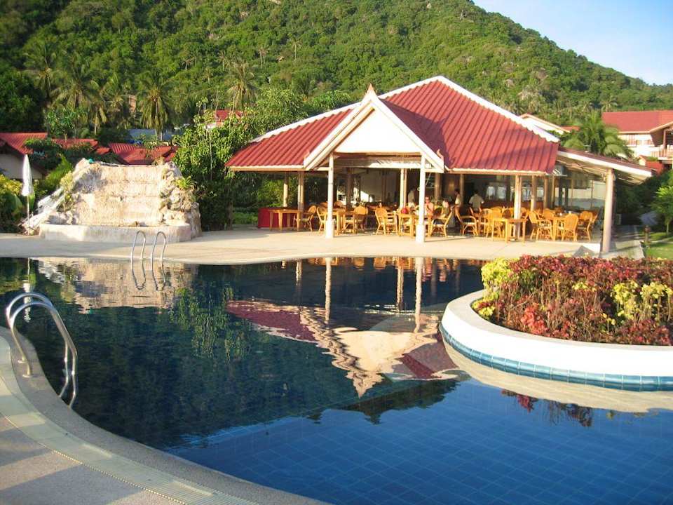 Pool und Restaurant BURI BEACH Resort