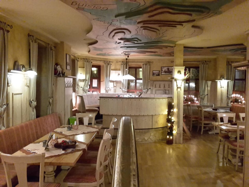 Gemütlicher Gastraum Hotel Goldener Stern