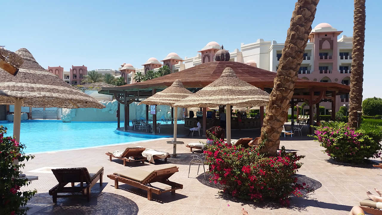 Pool Serenity Alpha Beach