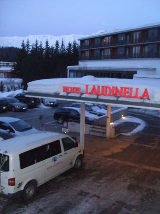 Blick vom Laudinella-Zimmer 110 zur rechten Seite Hotel Laudinella