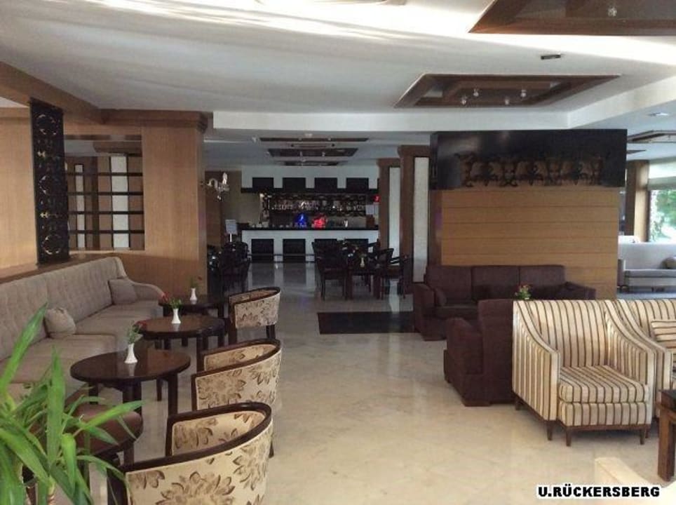 Blick zur Lobbybar Seaden Corolla Hotel