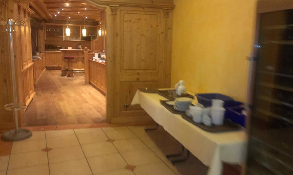 Sehr unschön beim Restauranteingang! Hotel Randsbergerhof