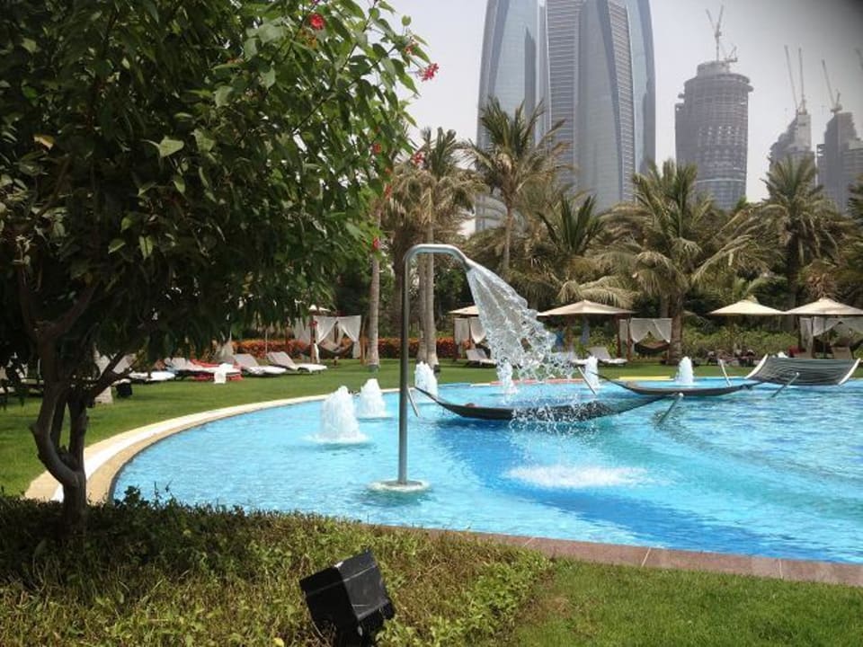 Pool mit Hängematten Emirates Palace Mandarin Oriental