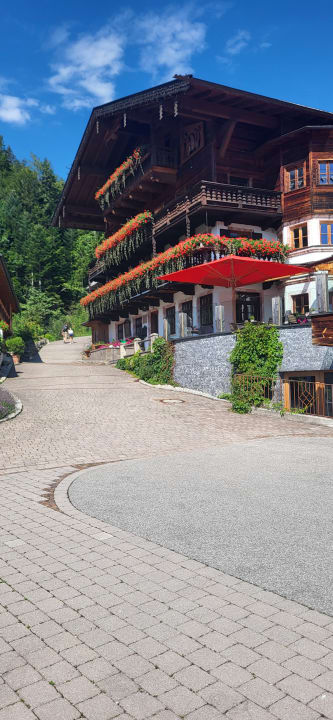 Außenansicht Hotel Feuriger Tatzlwurm
