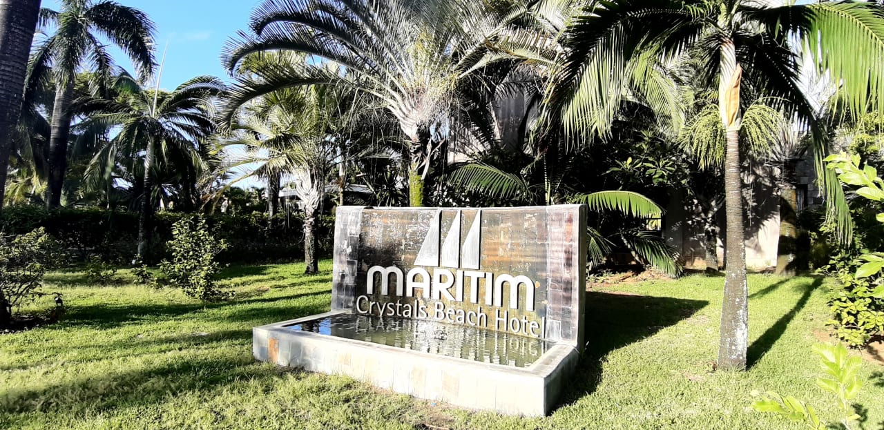 Ausblick Crystals Beach Resort Belle Mare, a member of Radisson Individuals