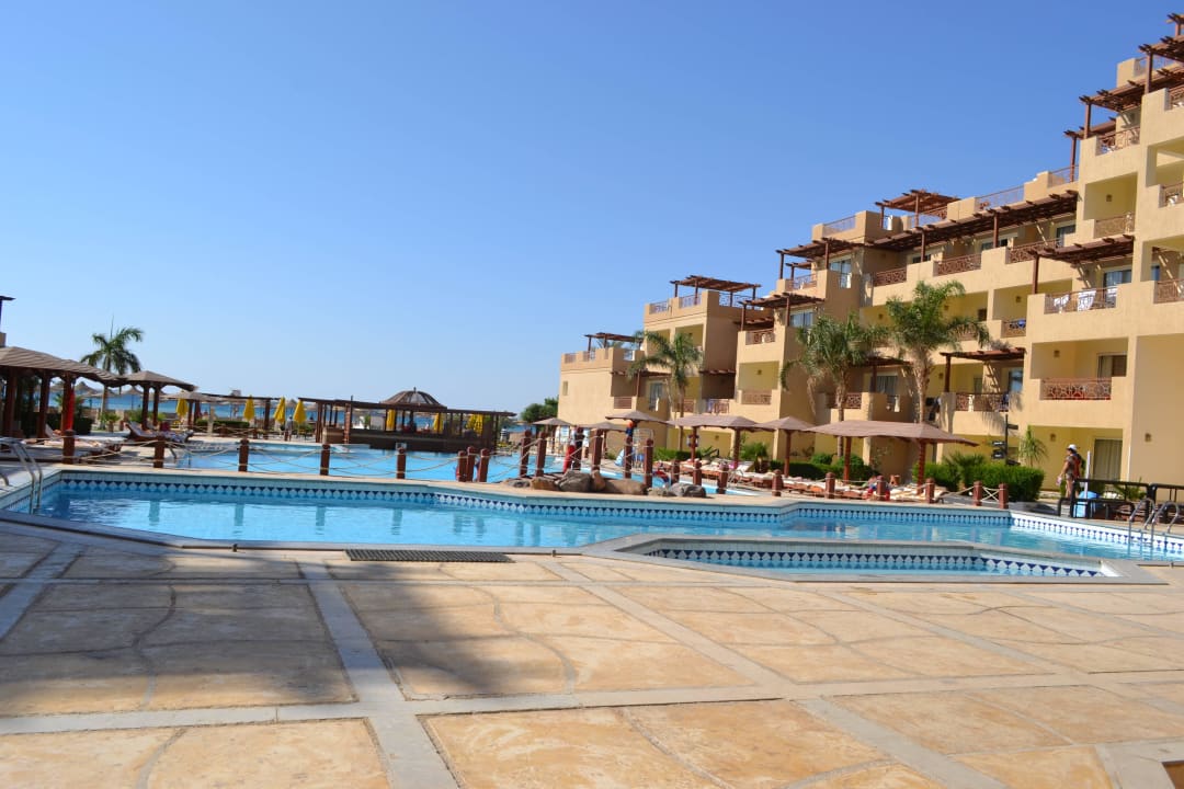 Bazén hotelu Imperial Shams Abu Soma