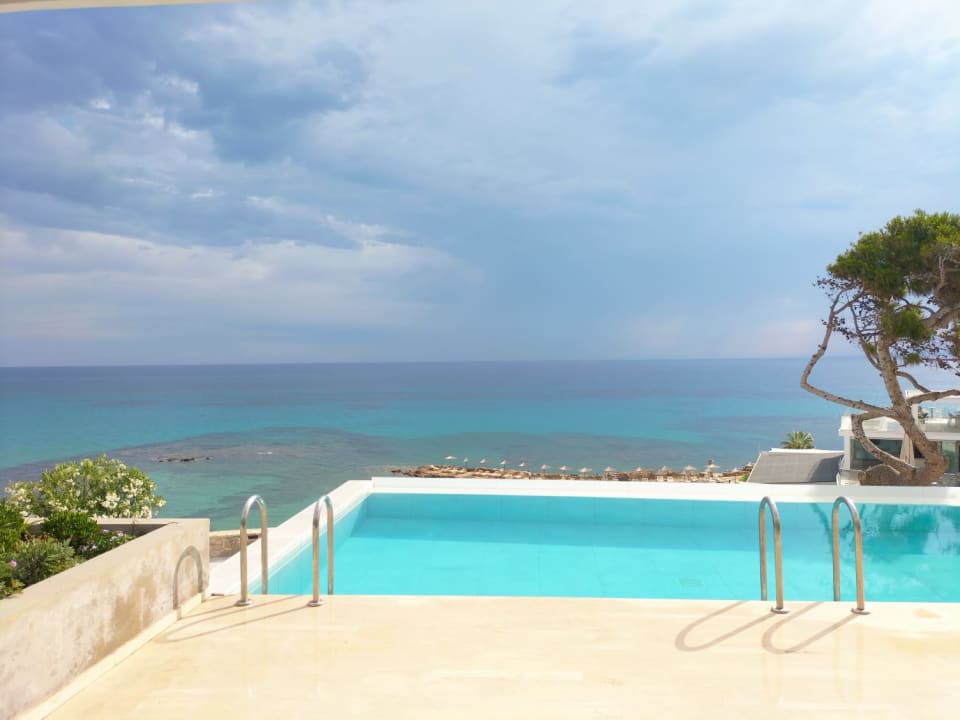 Pool Alexandra Beach Resort & Spa