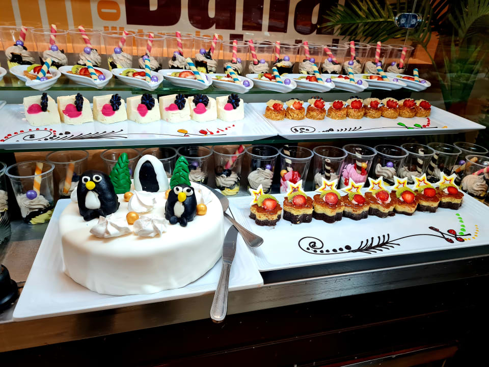 Gastro Three Corners Sea Beach Resort