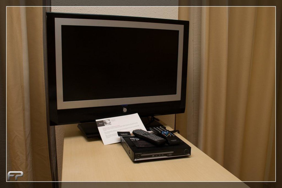26 Zoll LCD-TV VIVA Cala Mesquida Suites & Spa 16+