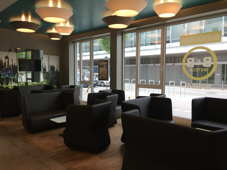 Lobby B&B Hotel Ludwigshafen
