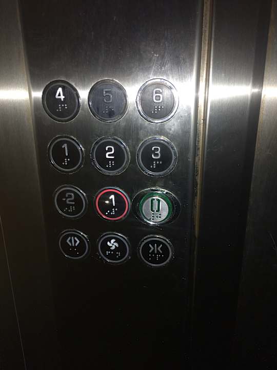 Zimmer Aerial Hotel & Spa